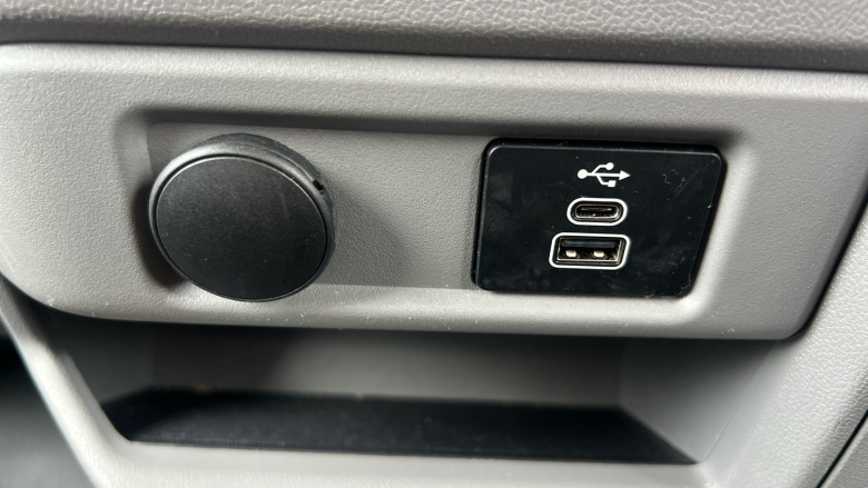 Ford Transit Custom 300 L1 Diesel Fwd 2.0 EcoBlue 136ps H1 Van Limited Auto